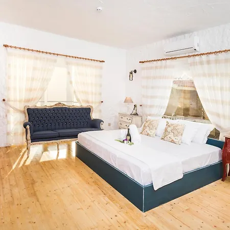 Müptela Alaçatı Otel
