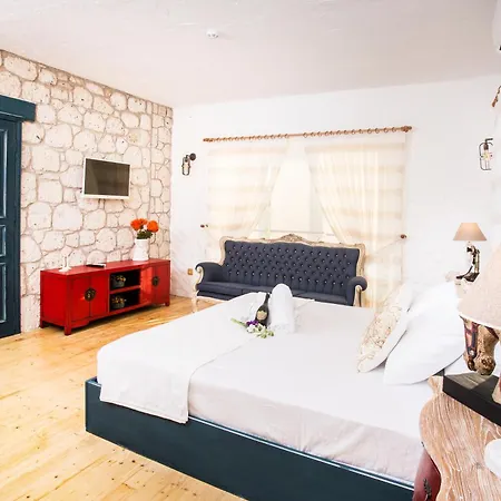 Müptela Alaçatı Otel 3*