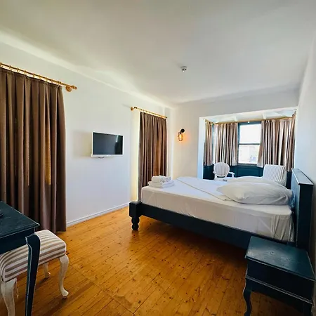 Mueptela Alacati 3*